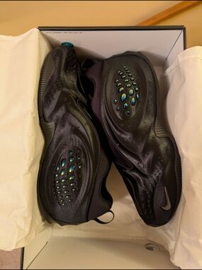 Authentic Nike First Sight Shadow Black Iridescent Sneakers